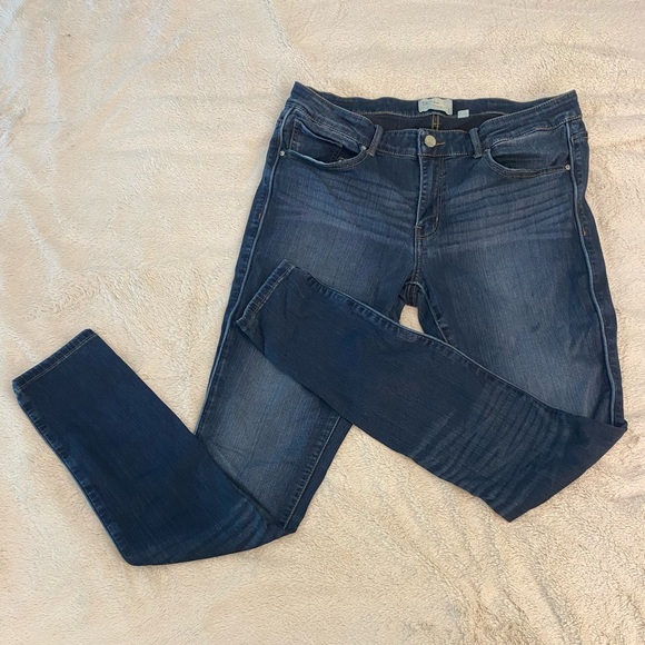 Buckle ladies skinny jeans 31 x 33 1/2 - Picture 2 of 6